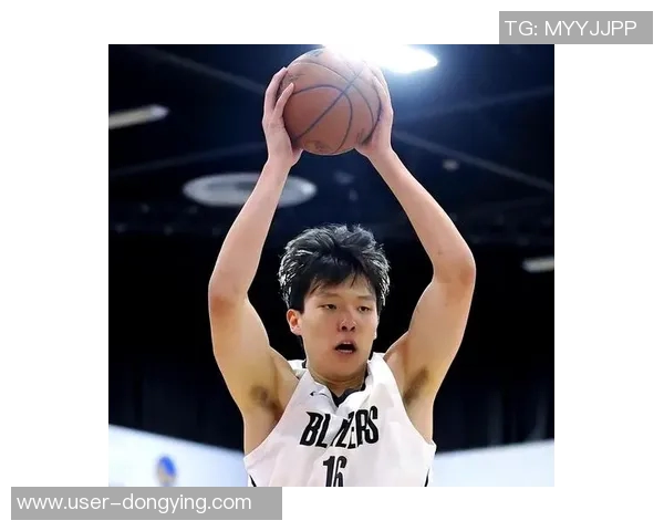 杨瀚森在G联盟中自信提升更衣室内与队友关系融洽 杨瀚森在G联盟中自信提升更衣室内与队友关系融洽