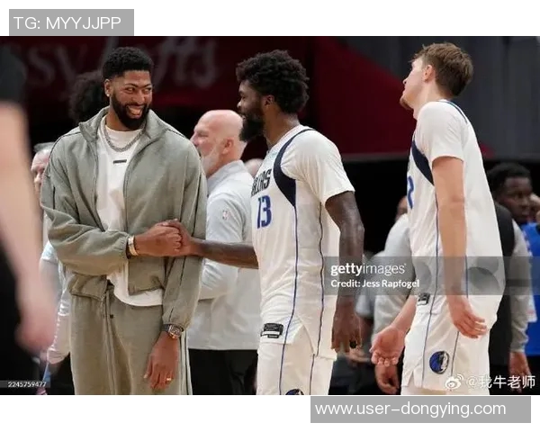 明天独行侠对阵雄鹿浓眉和加福德出战存疑莱夫利可能缺席比赛 明天独行侠对阵雄鹿浓眉和加福德出战存疑莱夫利可能缺席比赛